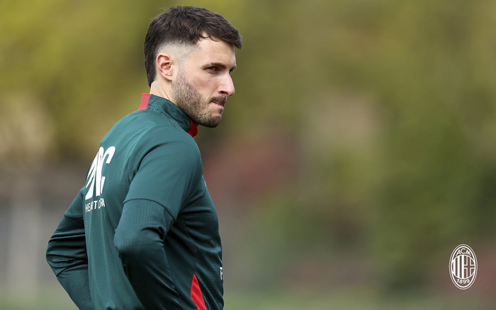 米兰结束假期重新集结训练|AC米兰|ac米兰|球队_新浪体育_新浪新闻